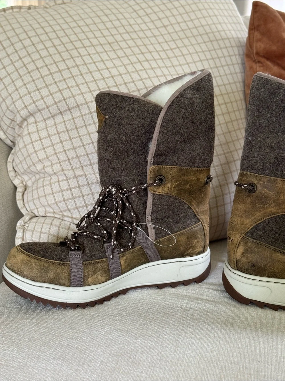 Sperry powder ice cap boot NWOT Size 9